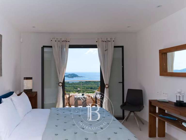 Villa with Sea view Porto-Vecchio - 4 bedrooms - 180m²