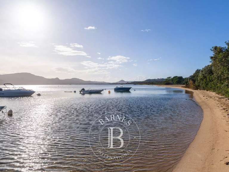 Villa Porto-Vecchio - 4 bedrooms - 200m²