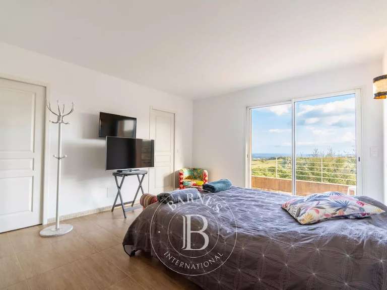 Villa Porto-Vecchio - 5 bedrooms - 193m²