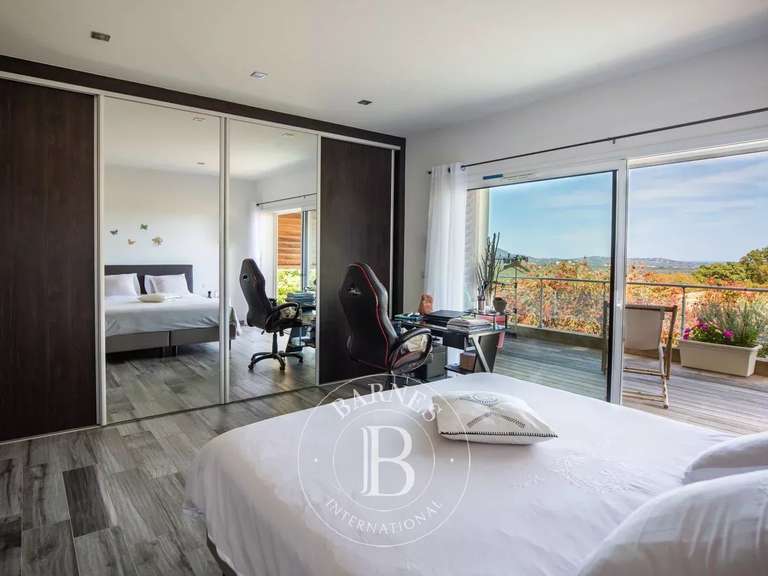 Villa Porto-Vecchio - 323m²