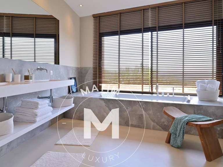 Villa Porto-Vecchio - 6 chambres - 600m²
