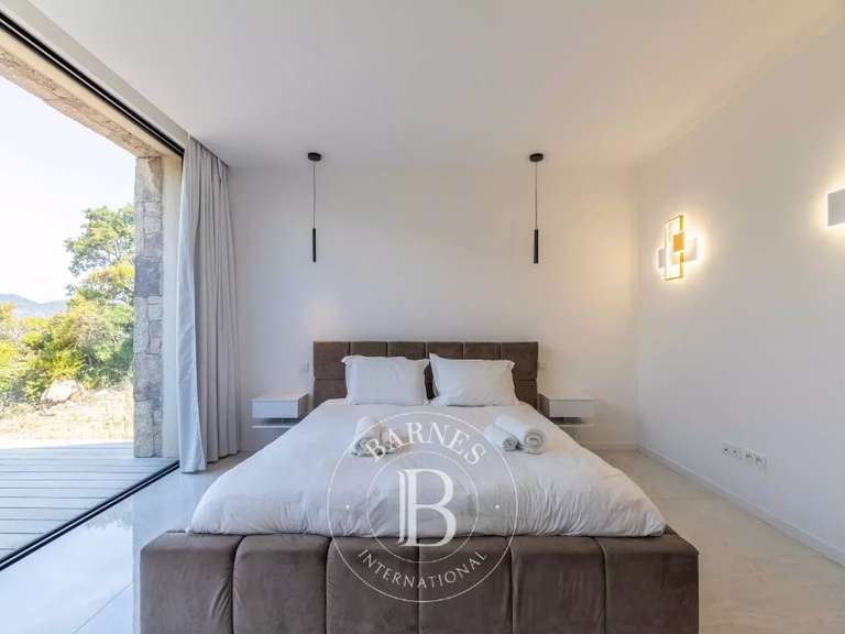Villa Porto-Vecchio - 6 chambres - 320m²