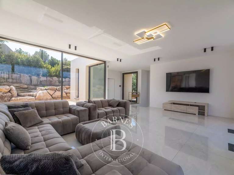 Villa Porto-Vecchio - 6 chambres - 320m²