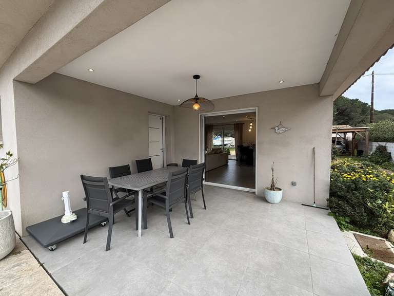 Villa Porto-Vecchio - 2 chambres - 85m²