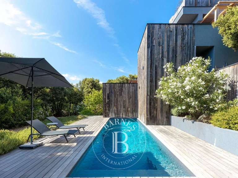 Villa Porto-Vecchio - 4 chambres - 200m²