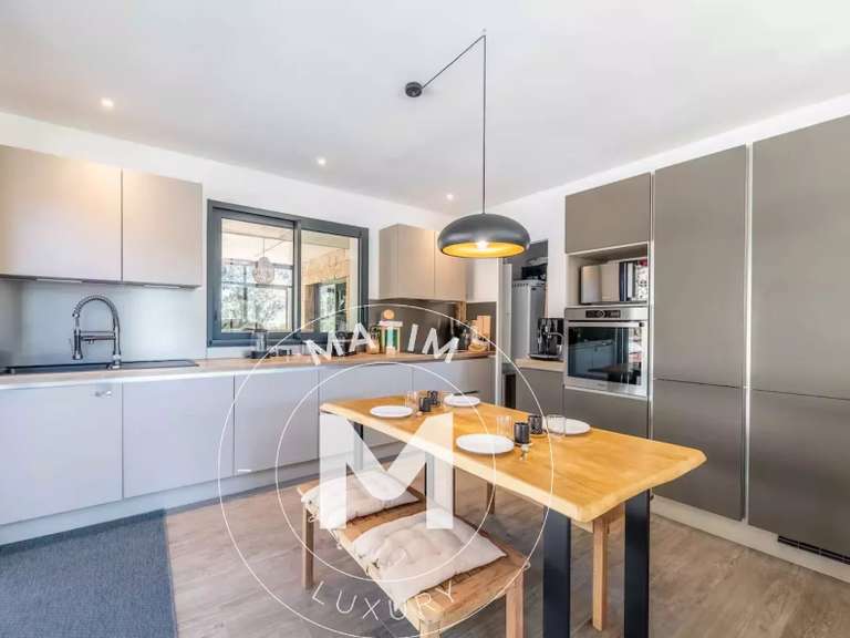 Villa Porto-Vecchio - 5 chambres - 215m²