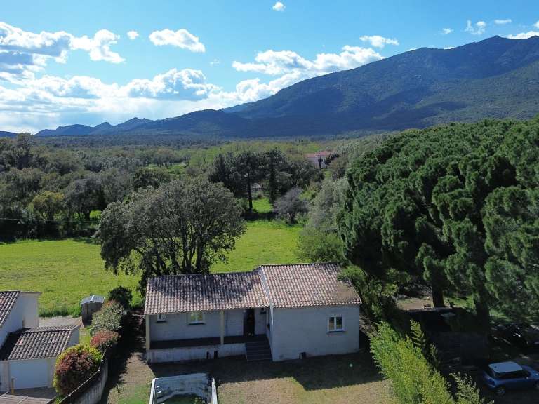 Villa Porto-Vecchio - 3 chambres - 111m²