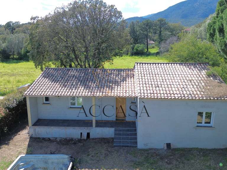 Villa Porto-Vecchio - 3 chambres - 111m²