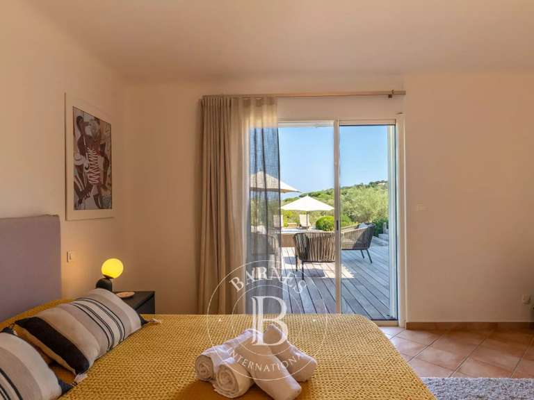 Villa Porto-Vecchio - 2 chambres - 137m²