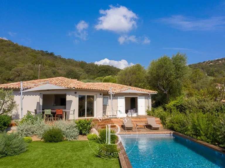 Villa Porto-Vecchio - 2 chambres - 137m²