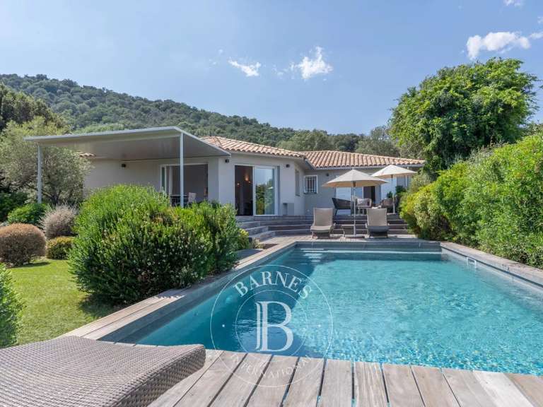 Villa Porto-Vecchio - 2 chambres - 137m²