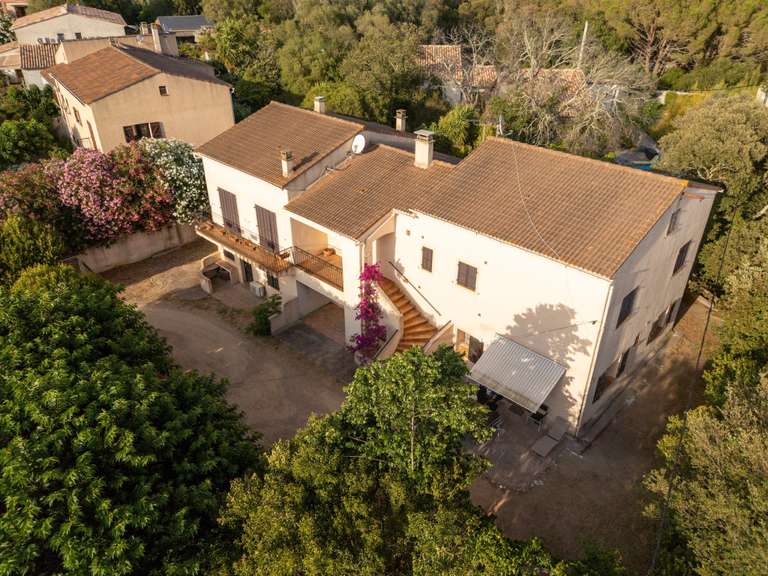 Villa Porto-Vecchio - 8 bedrooms - 280m²