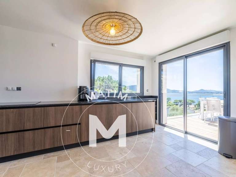 Villa Porto-Vecchio - 5 chambres - 160m²