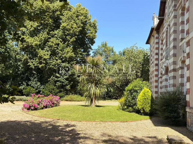 Château Pouancé - 7 chambres - 375m²
