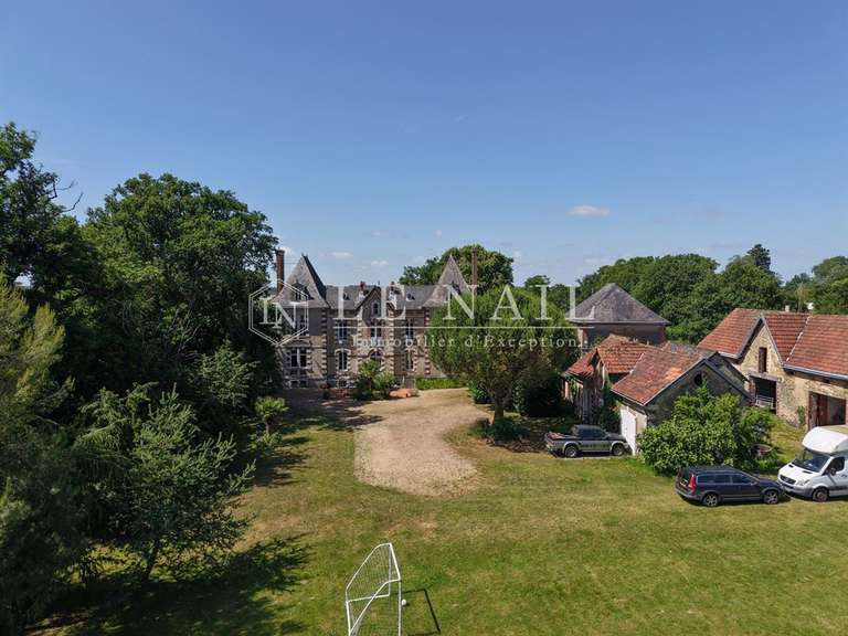 Château Pouancé - 7 chambres - 375m²