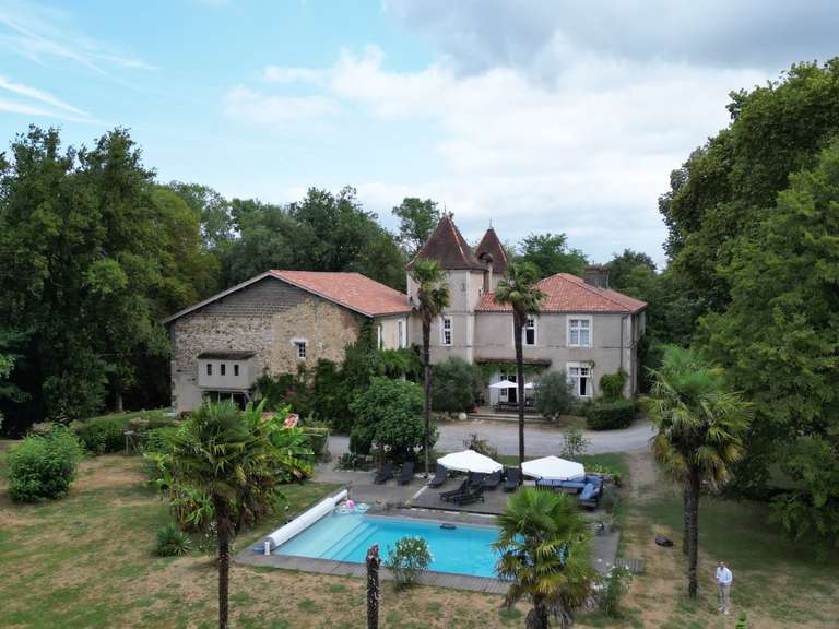 Château Pouillon - 12 chambres - 880m²