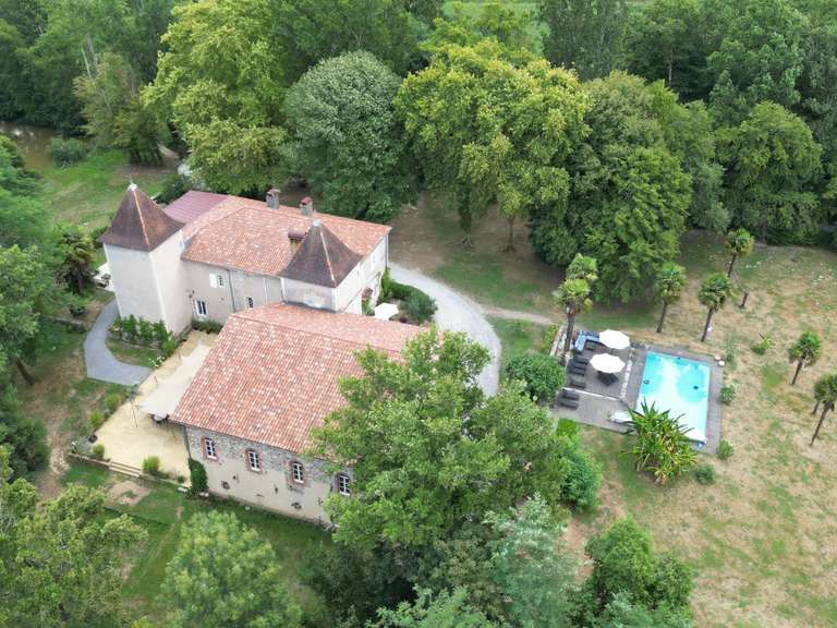 Château Pouillon - 12 chambres - 880m²