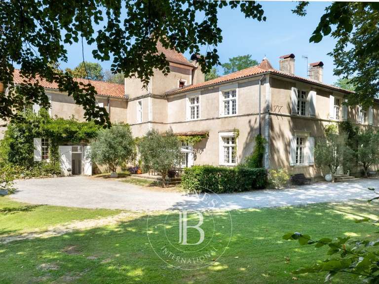 Château Pouillon - 880m²