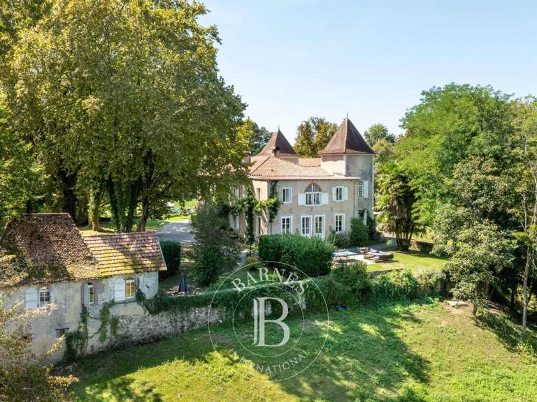 Château Pouillon - 880m²