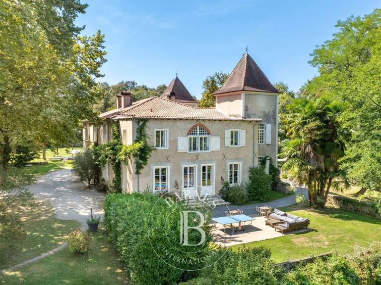 Château Pouillon - 880m²