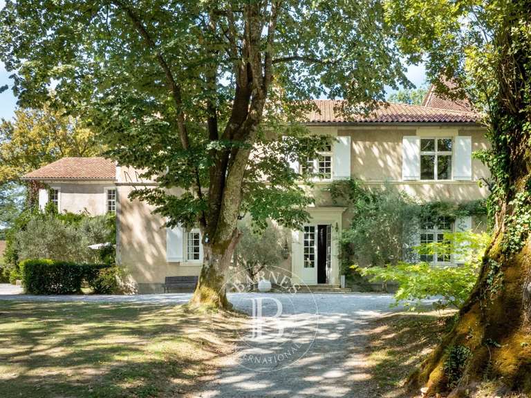Château Pouillon - 880m²