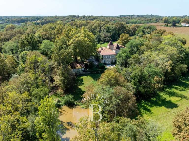 Château Pouillon - 880m²
