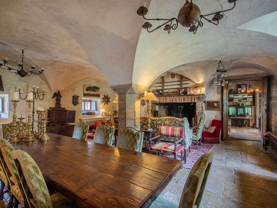 Castle Pouilly-en-Auxois