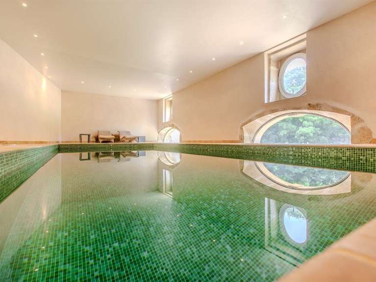 Castle Pouilly-en-Auxois - 1200m²