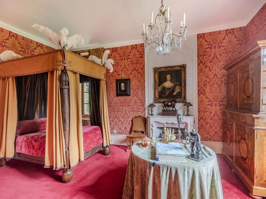 Castle Pouilly-en-Auxois