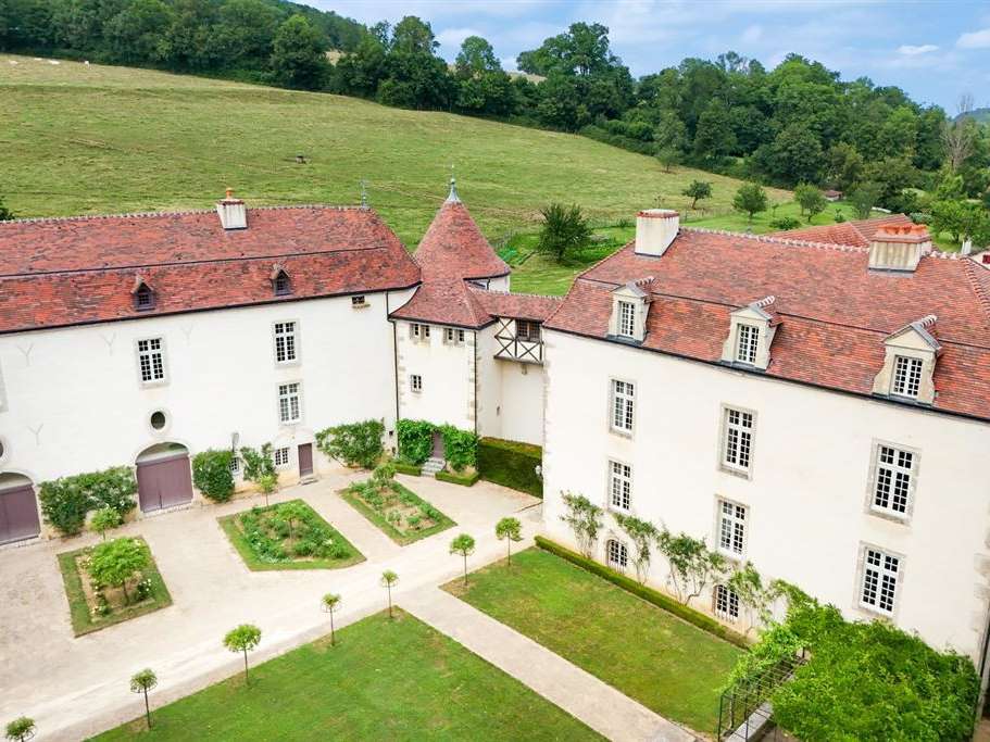 Castle Pouilly-en-Auxois