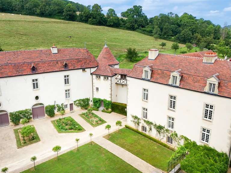 Castle Pouilly-en-Auxois - 1200m²
