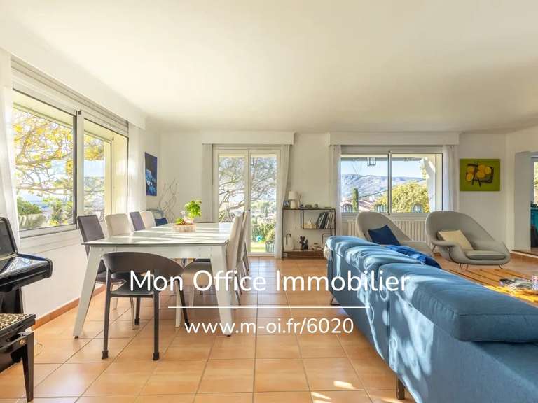 House Pourrières - 5 bedrooms - 180m²