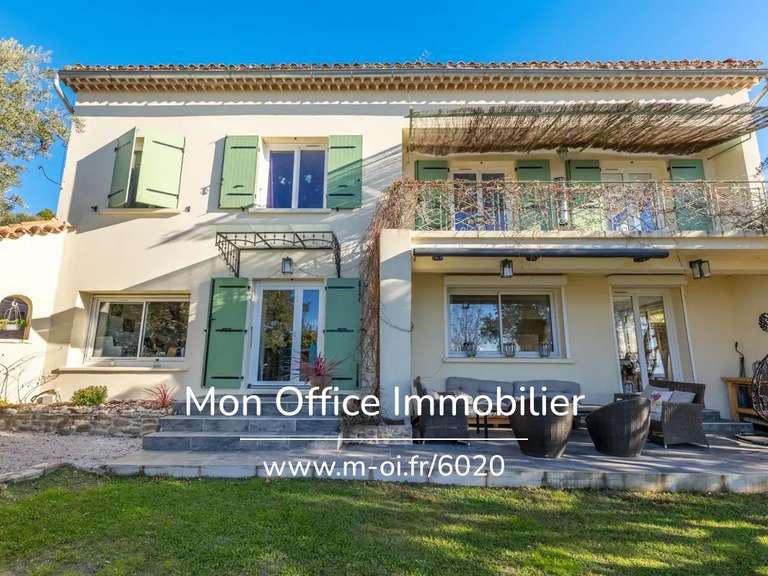 House Pourrières - 5 bedrooms - 180m²