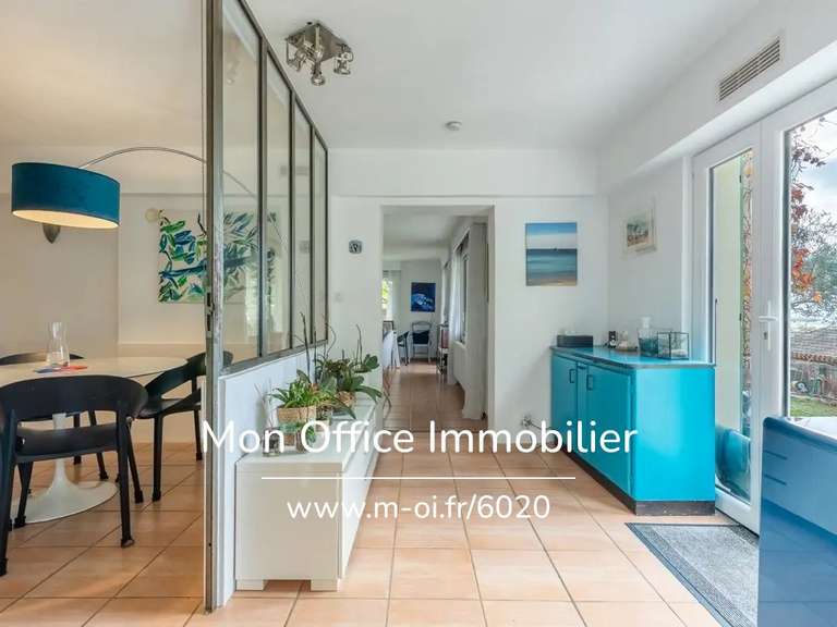 Maison Pourrières - 5 chambres - 180m²