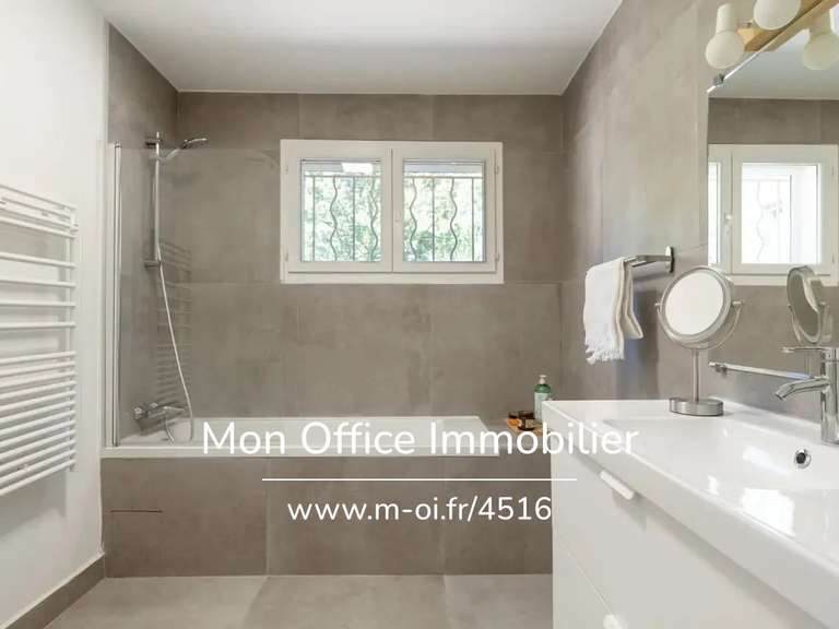 Maison Pourrières - 3 chambres - 125m²