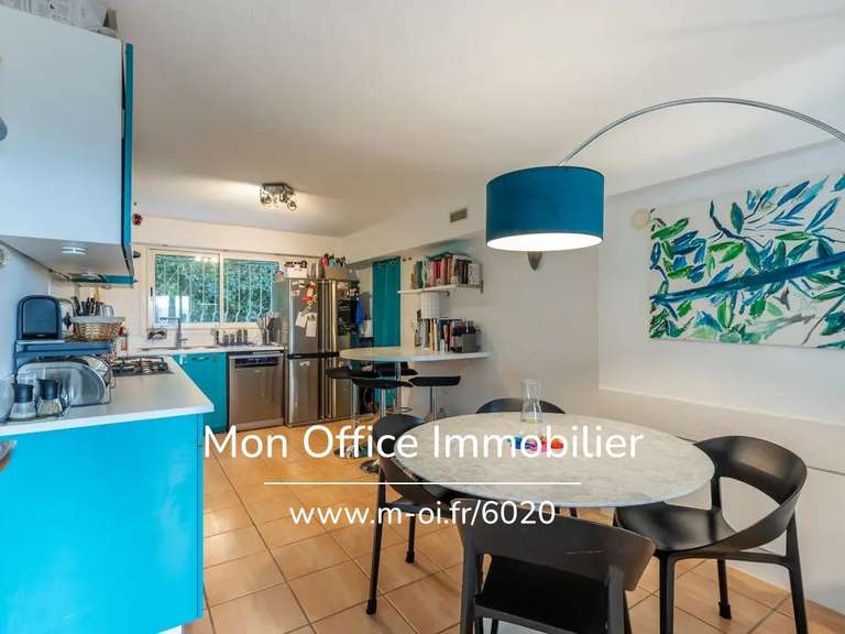 Maison Pourrières - 5 chambres - 180m²