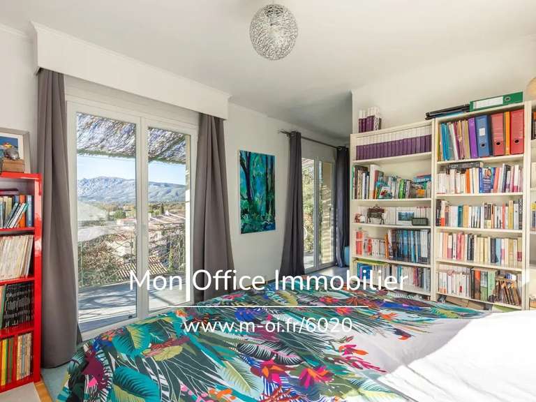 Maison Pourrières - 5 chambres - 180m²