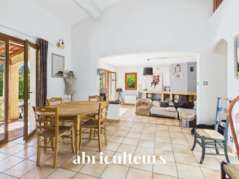 Maison Pourrières - 4 chambres - 184m²