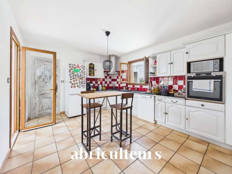 Maison Pourrières - 4 chambres - 184m²