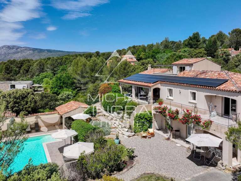 Maison Pourrières - 240m²