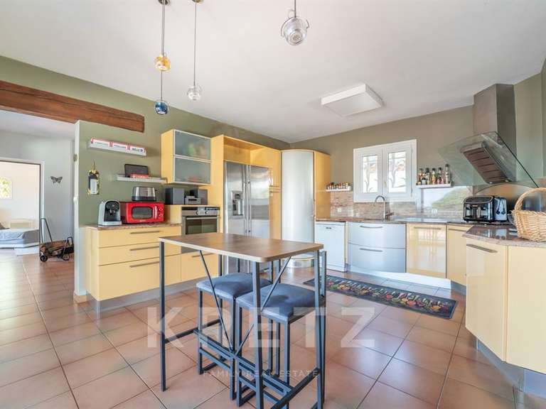 Maison Poussan - 3 chambres - 212m²