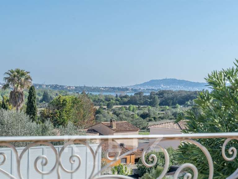 Maison Poussan - 3 chambres - 212m²