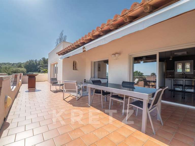 Maison Poussan - 3 chambres - 212m²