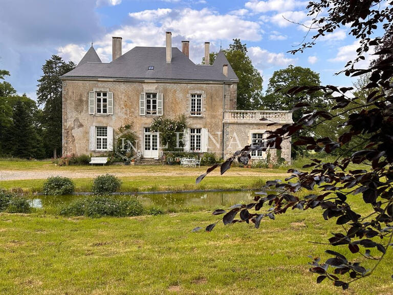 Château Pouzauges - 5 chambres - 300m²