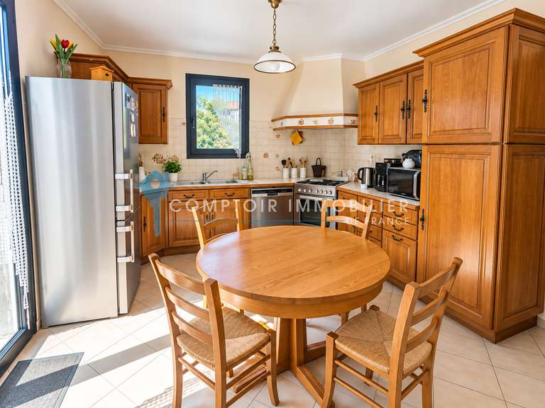 Villa Prades-le-Lez - 4 chambres - 220m²