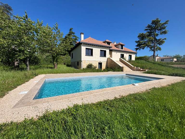 Maison Pradines - 8 chambres - 339m²