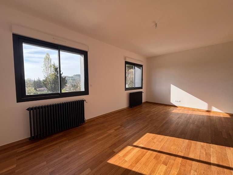 Maison Pradines - 8 chambres - 339m²