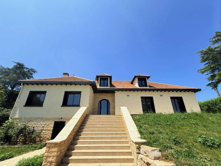 Maison Pradines - 8 chambres - 339m²