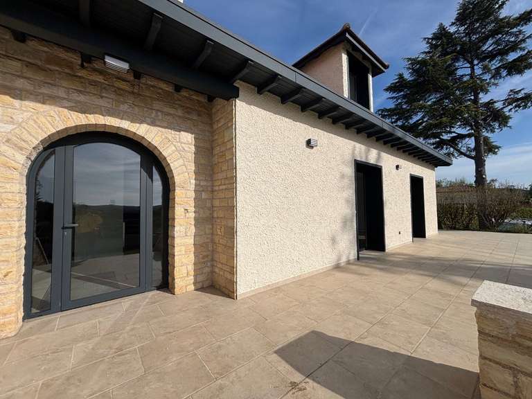 Maison Pradines - 8 chambres - 339m²