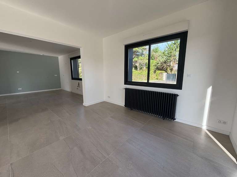 Maison Pradines - 8 chambres - 339m²